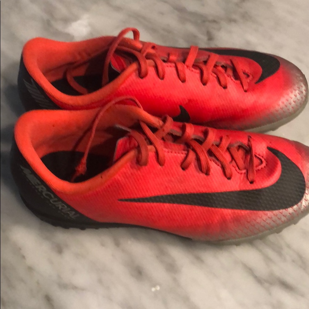Boys Nike Indoor soccer shoes